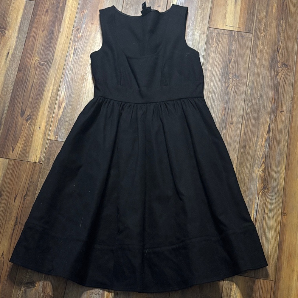 DKNY Black Sleeveless Dress Pleated Skirt Size 6 Fit & Flare
